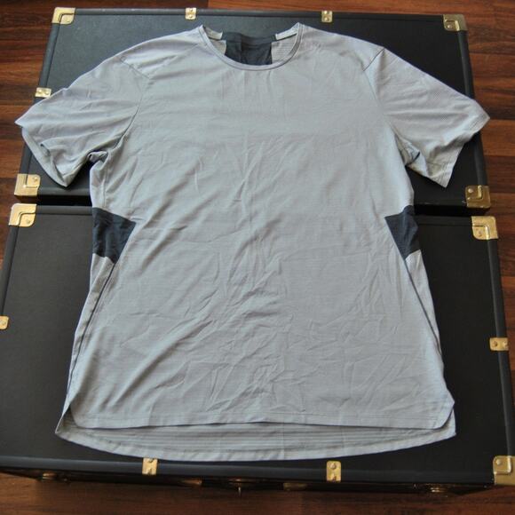 Lululemon Two Toned Gray Short Sleeve Shirt - Picture 3 of 11